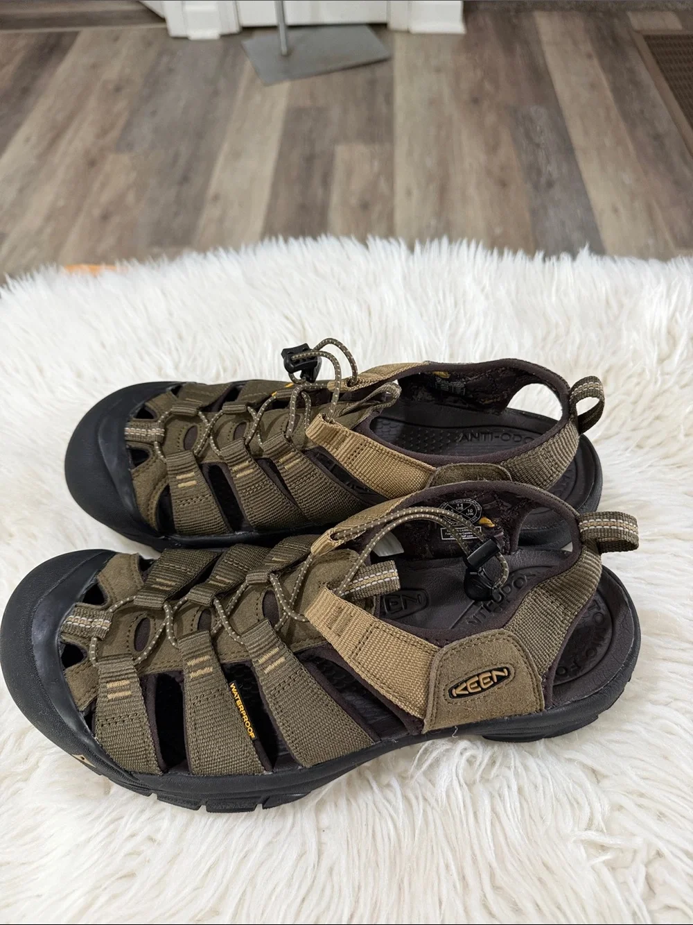 Keen Men's Newport H2 Olive and Tan Closed-Toe Outdoor Sandals
